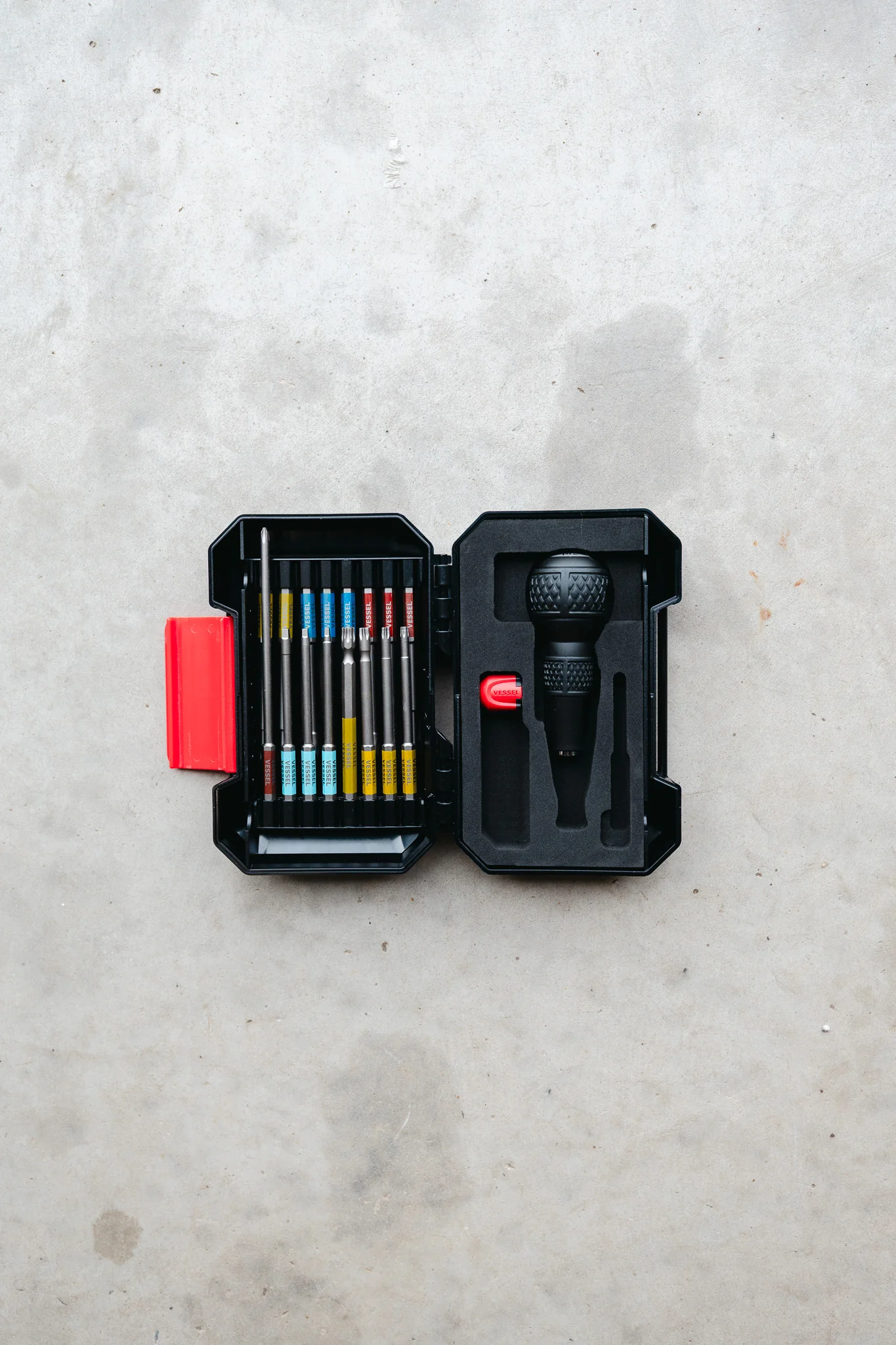 Vessel 16 Piece GOSAI (3) Bit Set + Ball Grip Bit Holder in Hard Case